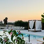 Posidonia Hotell 4*