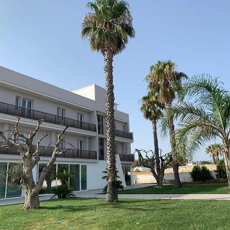 Hotel Posidonia 4*